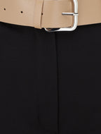 Short uni à ourlet et ceinturé - Noir